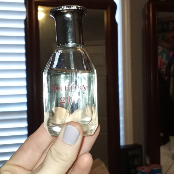 Tommy girl escada guess Calvin Klein Paris Hilton perfume - Picture 4 of 6